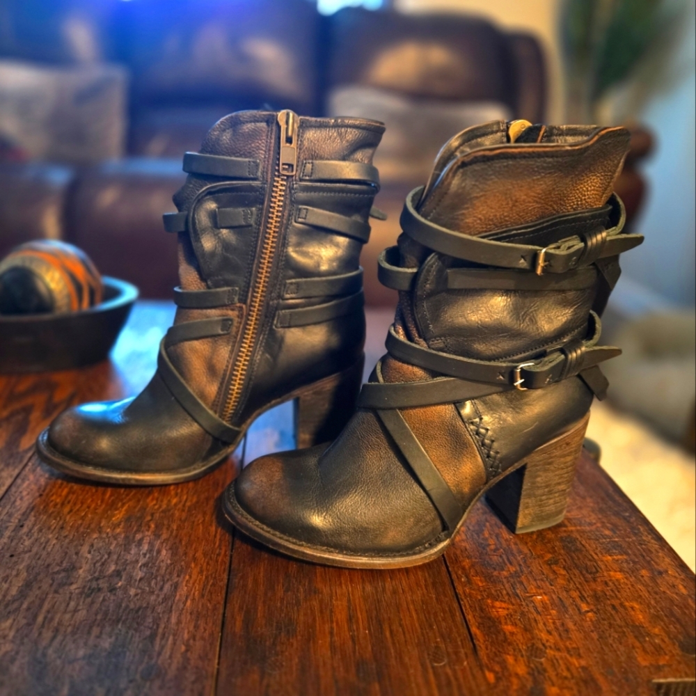 Freebird Black Distressed Ankle Boots - Picture 12 of 16